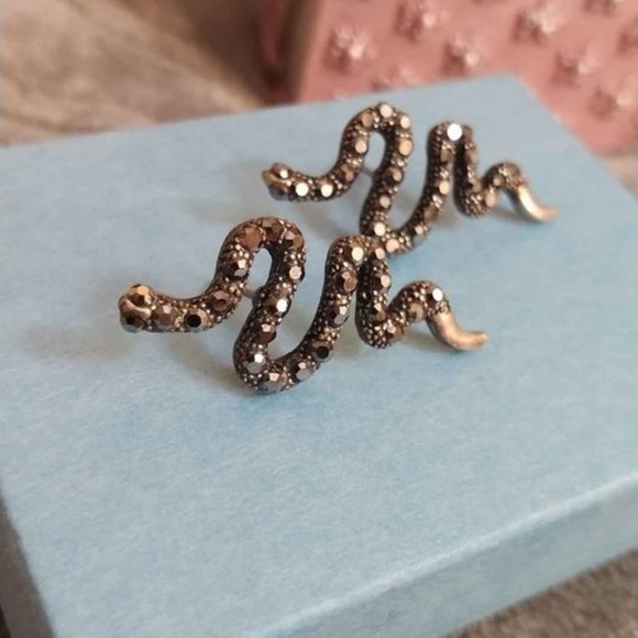 Betsey Johnson Snake Eyes Earrings - Picture 1 of 4
